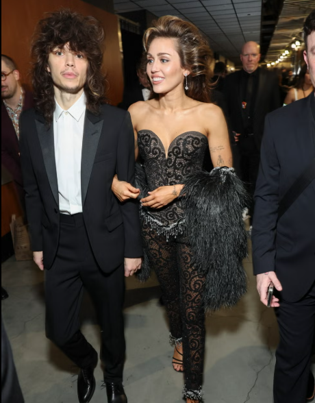 This image has an empty alt attribute; its file name is image-1.png